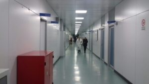 Ospedale di Pozzuoli, sistema governato, mai barelle nei corridoi