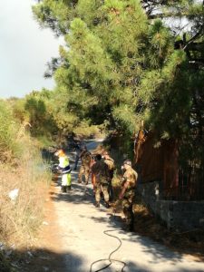 Intervento dell’Esercito sull’area vesuviana colpita dall’incendio