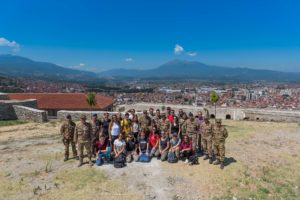 Kosovo: Studenti LUISS con i militari italiani del Multinational Battle Group West