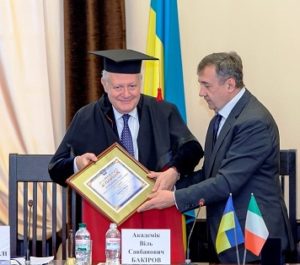 Terza laurea honoris causa per l'astronomo Massimo Capaccioli