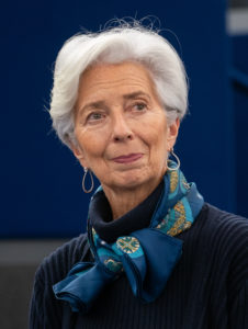 Christine Lagarde, attuale presidente della BCE, pronta ad utilizzare l'Omt come arma contro la crisi economica creata dal Covid-19