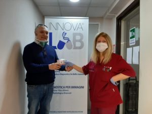 Covid 19: Innovalab dona kit di ultima generazione per la diagnosi all'ASL NA1 Centro