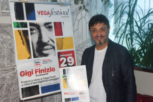 Ricominciano i concerti al 'Vega Festival' con Gigi Finizio