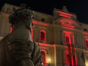 La CCIAA di Napoli si colora di rosso per la Giornata mondiale contro la violenza sulle donne