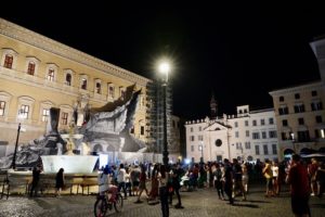 Roma Capitale, piazza Farnese brilla di nuova luce