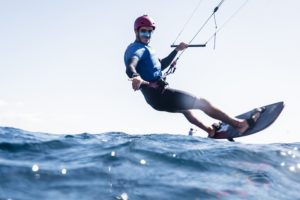 A Cagliari ‘si vola’ con il kiteboarding