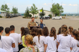 Kosovo, studenti in visita al Regional Command West di KFOR