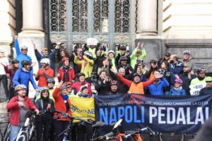 Napoli ciclabile umana e flash mob