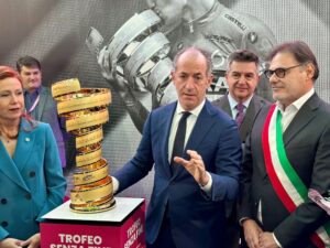 52^ FIERA DELL’ALTO ADRIATICO: ZAIA MOSTRA IL TROFEO SENZA FINE DEL GIRO D'ITALIA